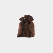 Leckerlibeutel für Hunde in braun aus Cord von SUNNY BERLIN. Kordel in schwarz.