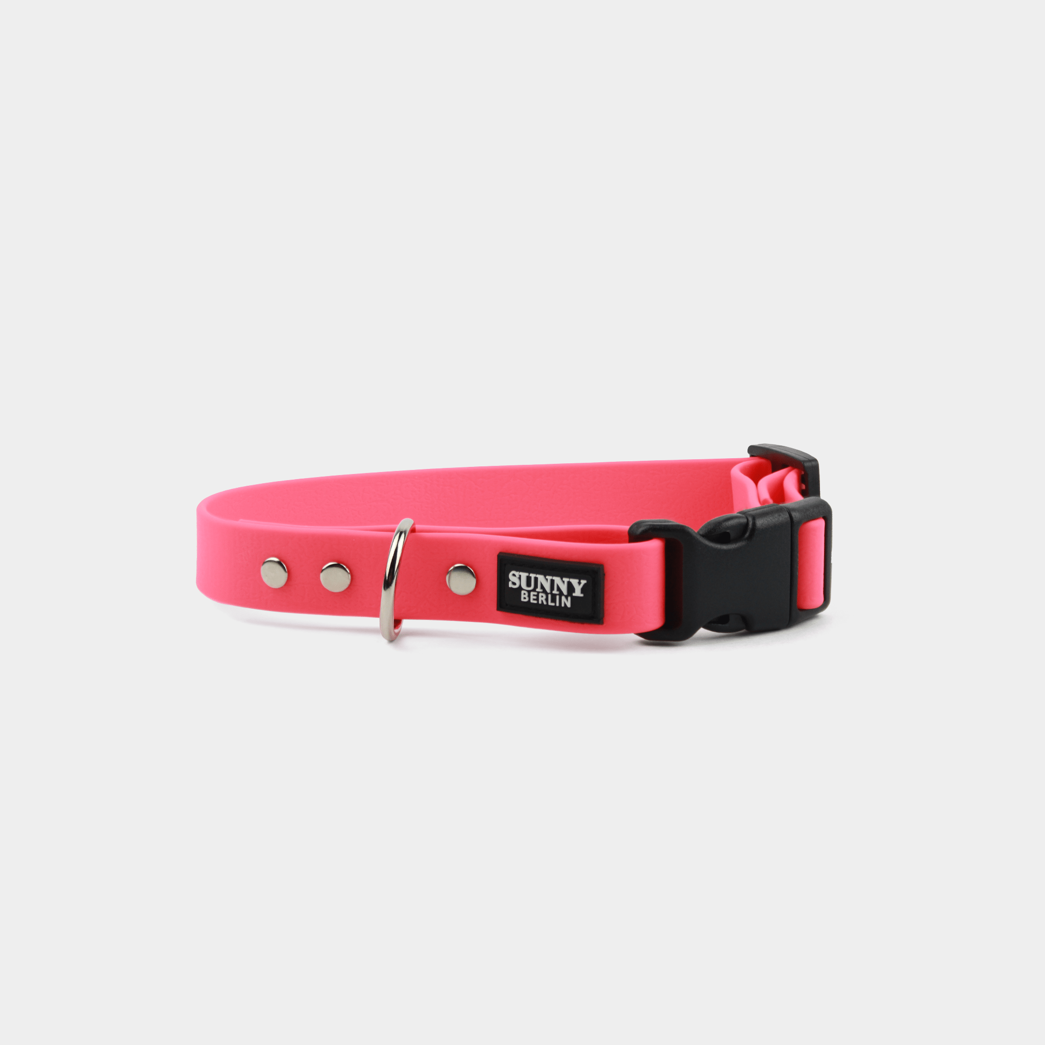 Hundehalsband in neon pink mit schwarzer Schließe von Sunny Berlin
