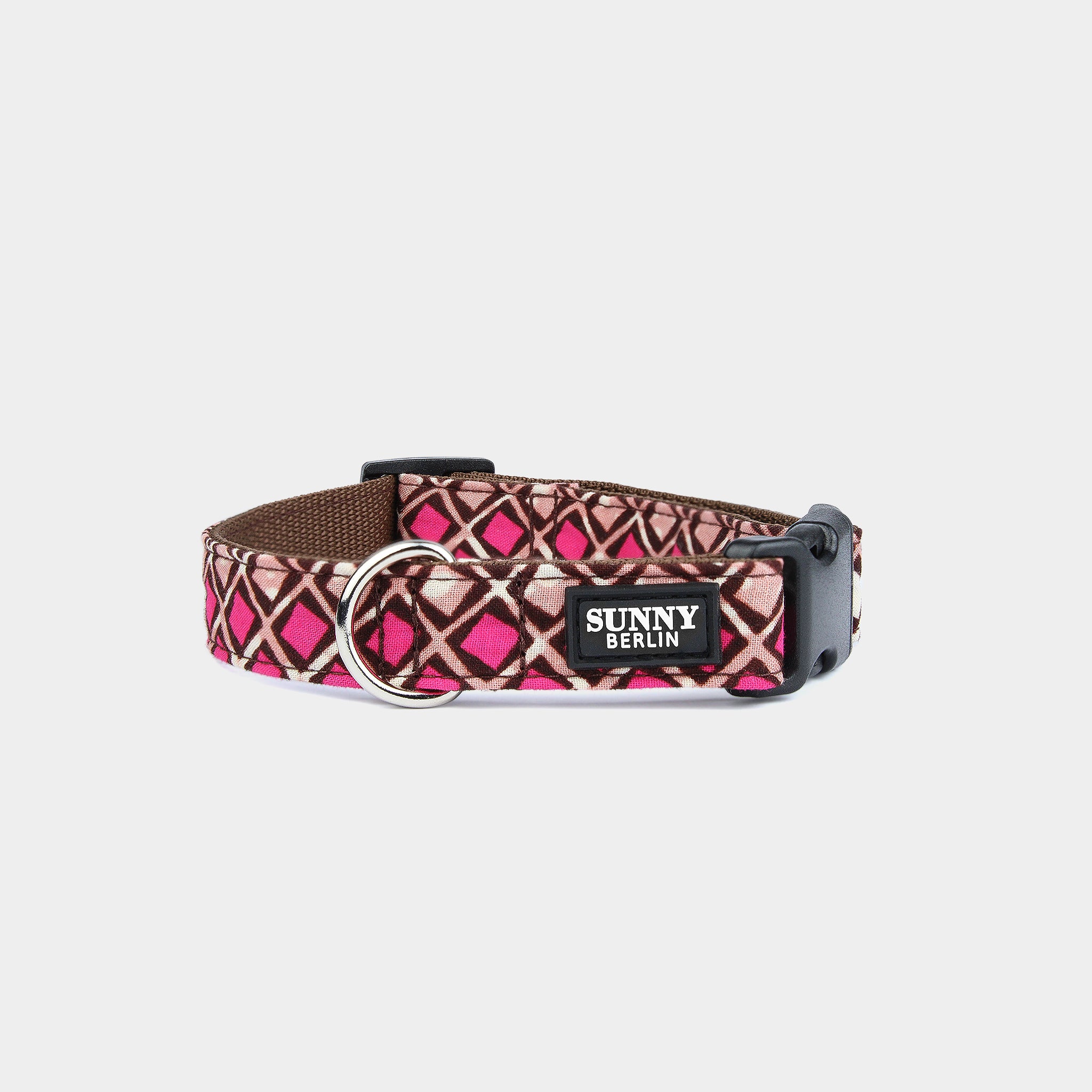 Braunes Hundehalsband mit afrikanischem Muster in pink