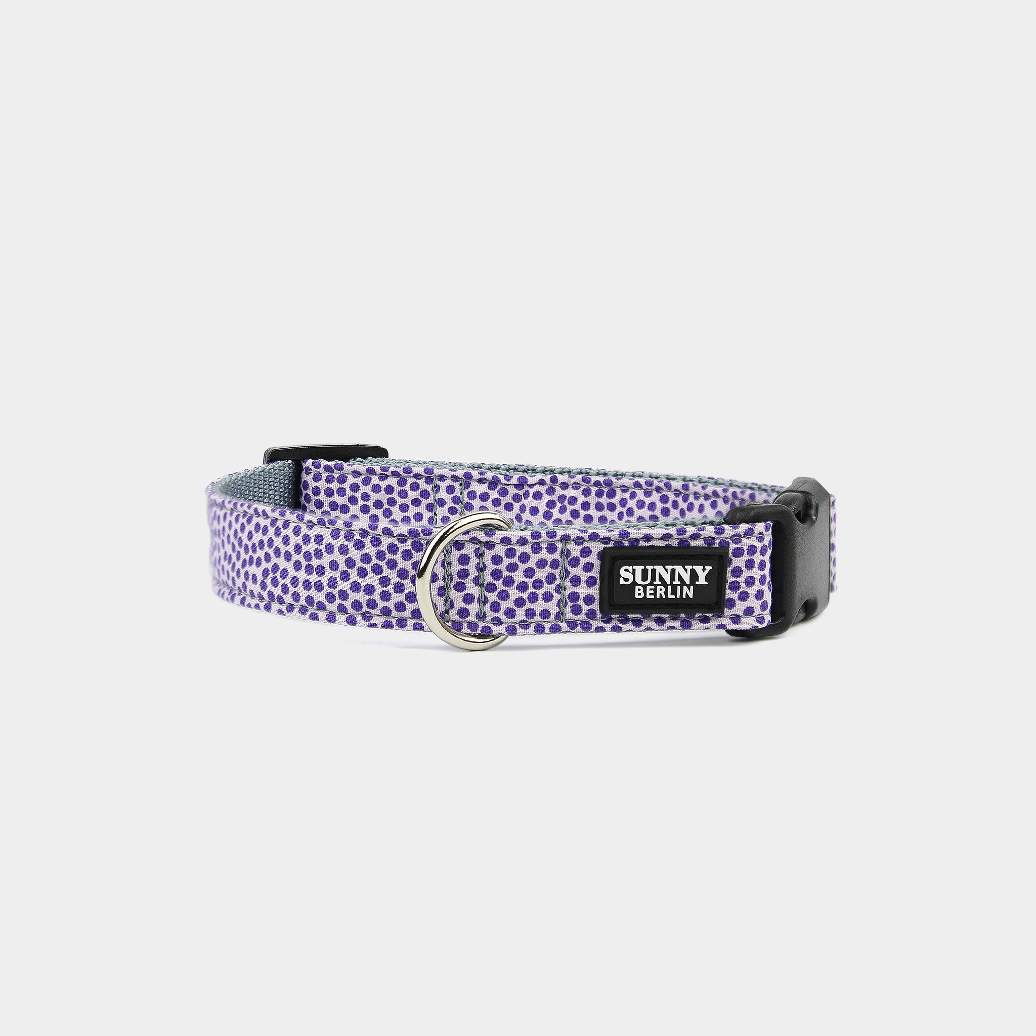 Fliederfarbenes Hundehalsband mit lila Punkten
