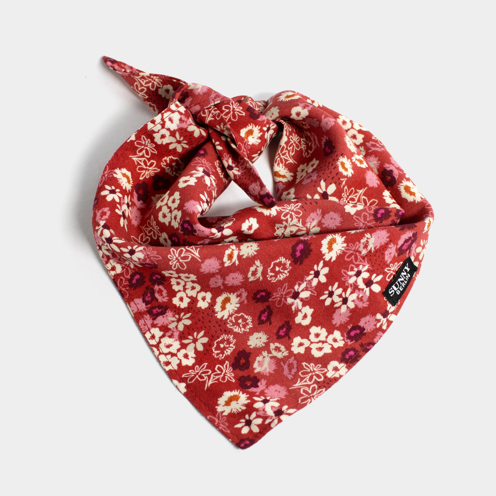 Hundehalstuch, Bandana in rostbraun mit weißen und lila Blümchen von Sunny Berlin