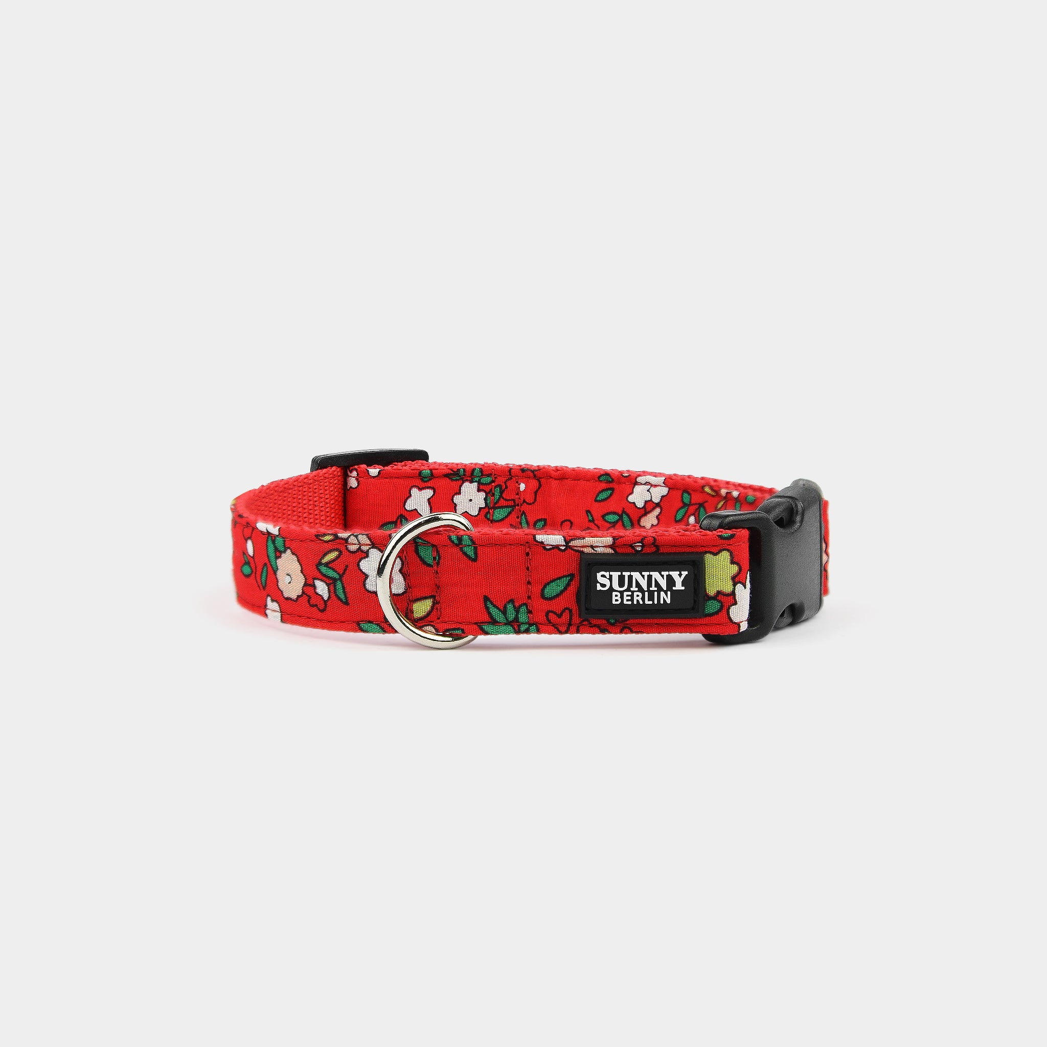 Hundehalsband mit Blumenmuster in rot und Verschluss in schwarz von SUNNY BERLIN