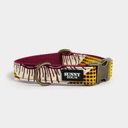 Hundehalsband im Ethnomuster in Gelb und Weinrot mit Metallverschluss in Antik Optik – SUNNY BERLIN