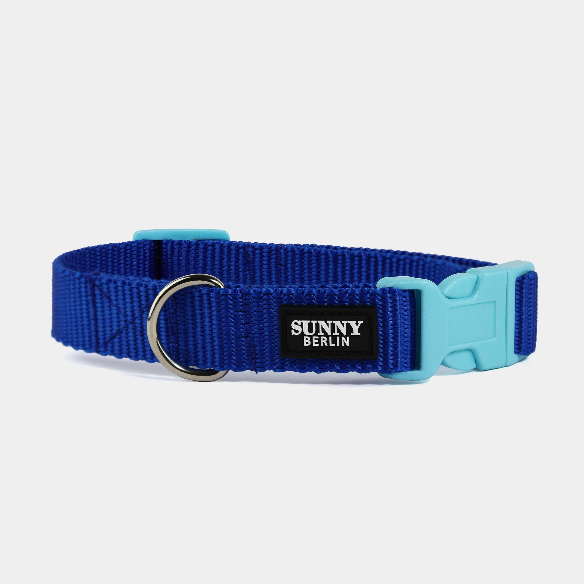 Blaues Hundehalsband aus Gurtband mit Klickverschluss in Hellblau – SUNNY BERLIN