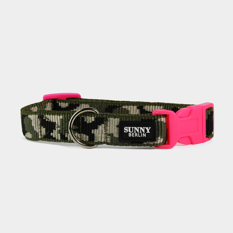 Hundehalsband Camouflage aus Gurtband mit Klickverschluss in Neonpink – SUNNY BERLIN