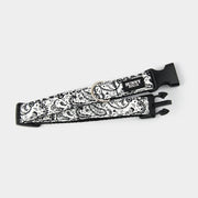 Schwarzes Hundehalsband mit weißem Paisleymuster