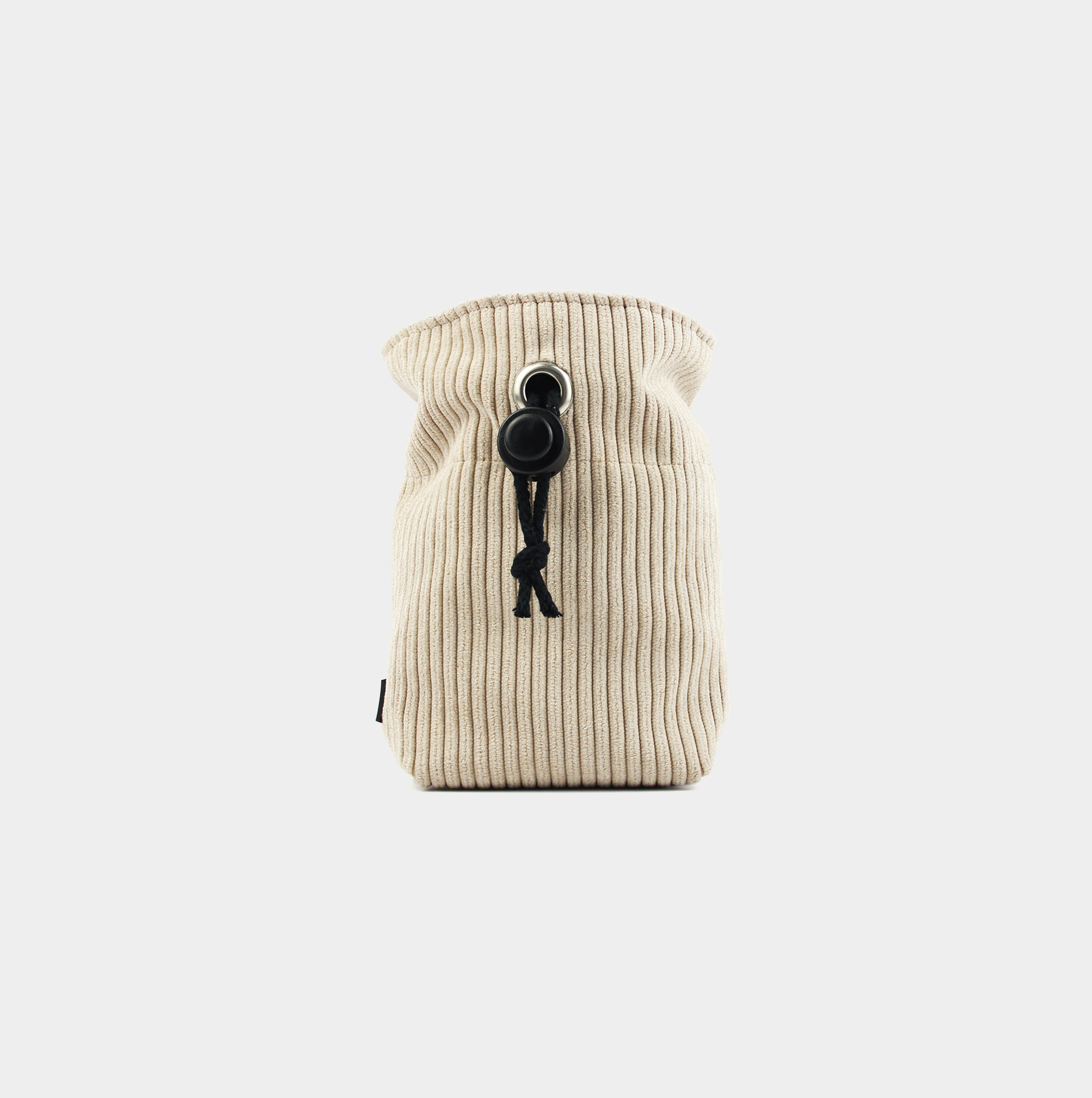 Leckerlibeutel für Hunde in beige aus Cord von Sunny Berlin. Karabiner in schwarz.